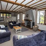בית נופש Mill Barn, Castle Carrock, Dogs Welcome, Hot Tub With Countryside And Reservoir Views *