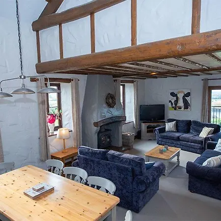 Mill Barn, Castle Carrock, Dogs Welcome, Hot Tub With Countryside And Reservoir Views 別荘 *