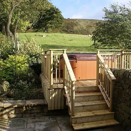 Mill Barn, Castle Carrock, Dogs Welcome, Hot Tub With Countryside And Reservoir Views