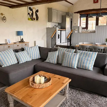 Mill Barn, Castle Carrock, Dogs Welcome, Hot Tub With Countryside And Reservoir Views בית נופש Castle Carrock