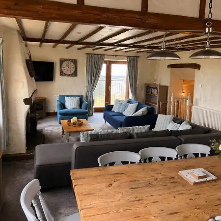 Mill Barn, Castle Carrock, Dogs Welcome, Hot Tub With Countryside And Reservoir Views